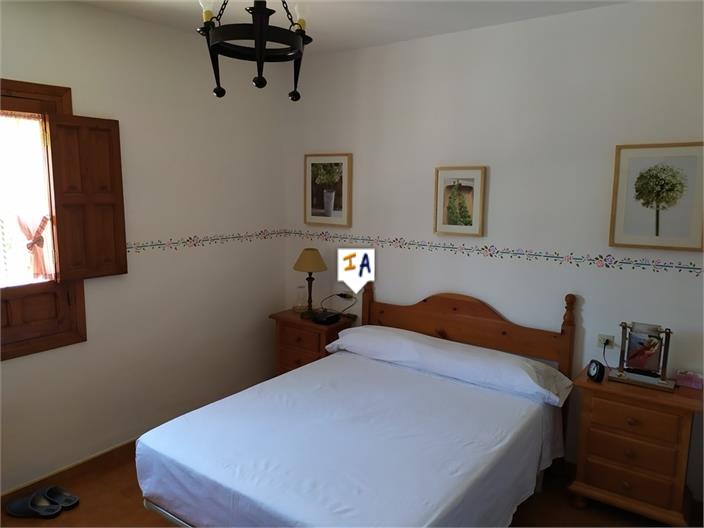 Image No.9-3 Bed House for sale