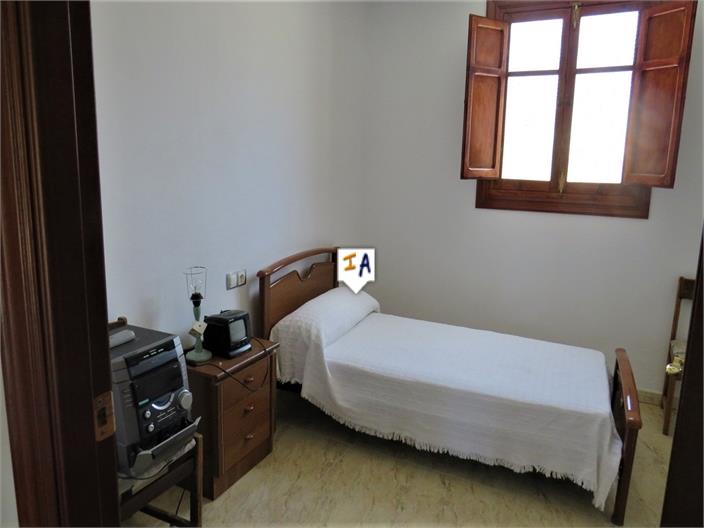 Image No.9-4 Bed House for sale