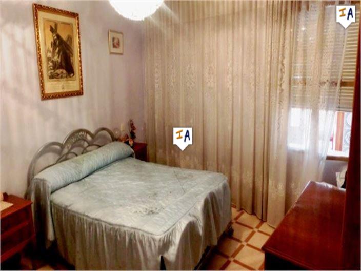 Image No.12-4 Bed House for sale