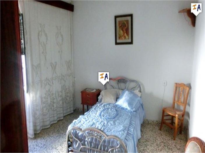 Image No.17-4 Bed House for sale