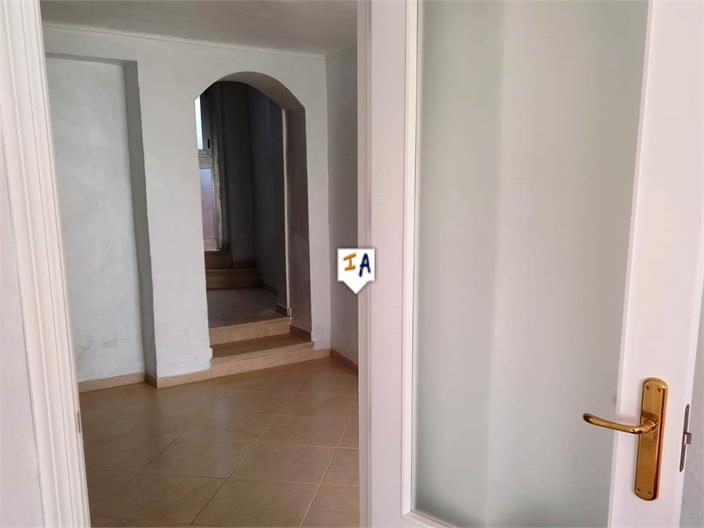 Image No.12-2 Bed House for sale