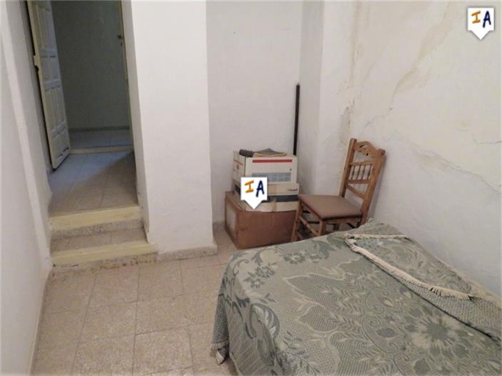 Image No.16-6 Bed House for sale