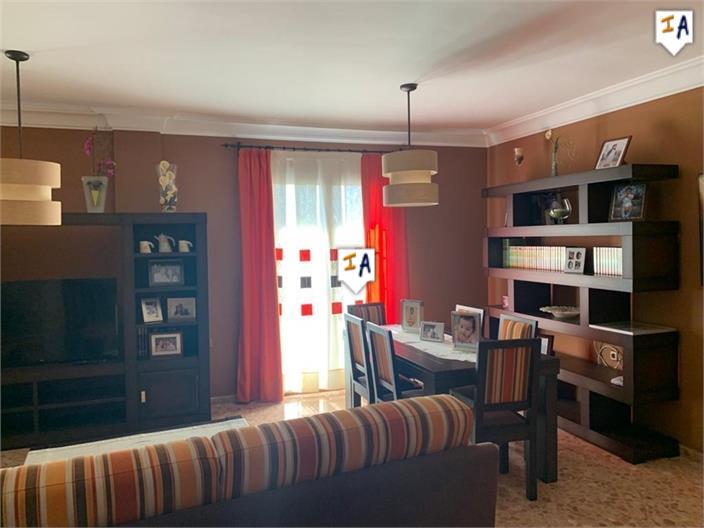 Image No.12-6 Bed House for sale