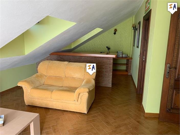 Image No.14-6 Bed House for sale