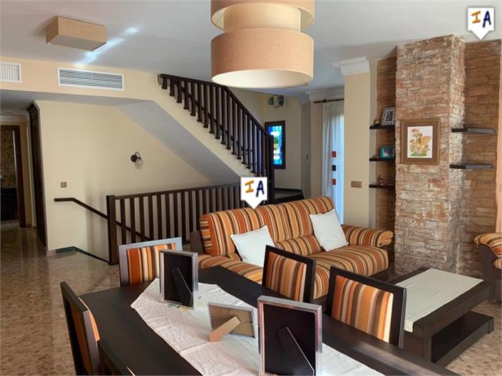 Image No.4-6 Bed House for sale