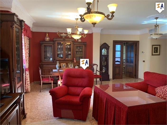 Image No.7-6 Bed House for sale