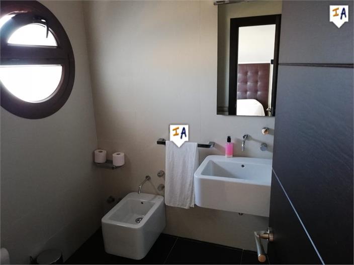 Image No.17-4 Bed Villa for sale