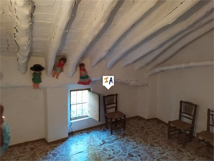 Image No.11-6 Bed Farmhouse for sale