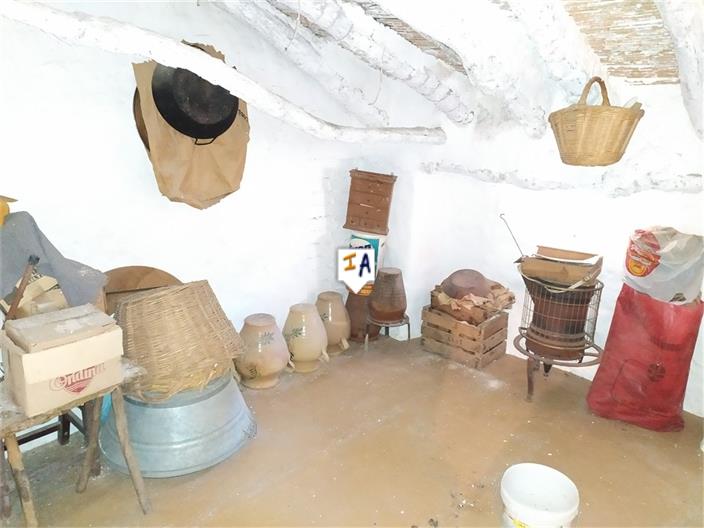 Image No.12-6 Bed Farmhouse for sale