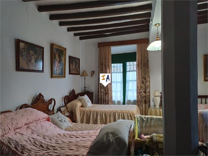 Image No.12-3 Bed Farmhouse for sale