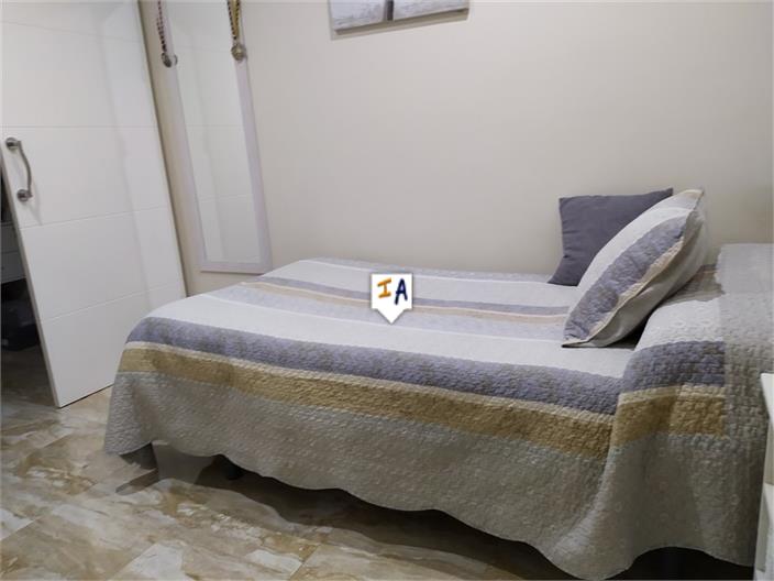 Image No.12-4 Bed Property for sale