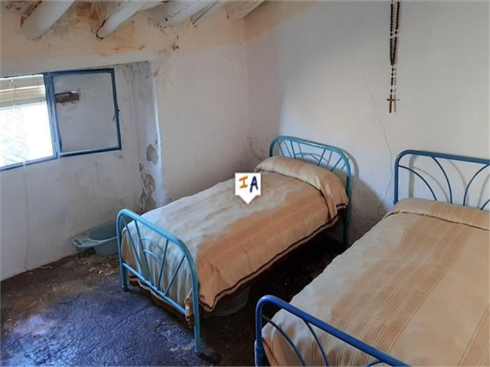 Image No.17-Maison de 4 chambres à vendre à Castillo de Locubín