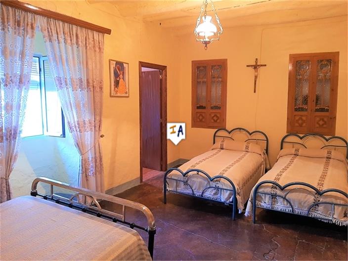 Image No.8-Maison de 4 chambres à vendre à Castillo de Locubín