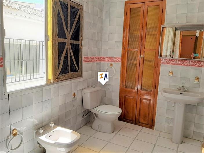 Image No.12-6 Bed House for sale