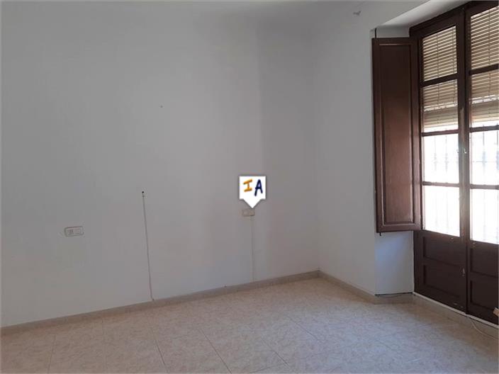 Image No.9-6 Bed House for sale