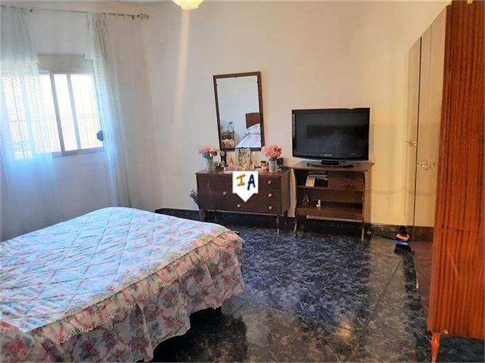 Image No.12-5 Bed House for sale