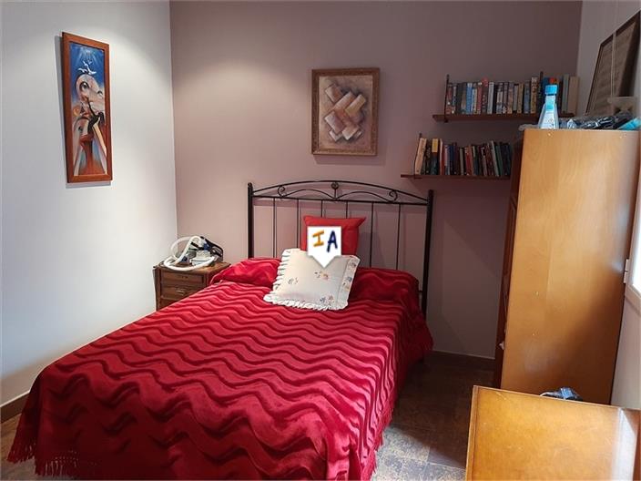 Image No.14-3 Bed Commercial for sale