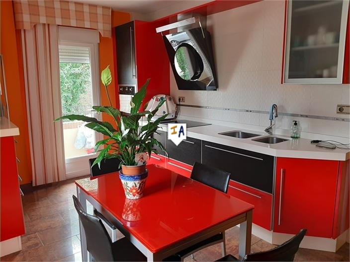 Image No.5-3 Bed Commercial for sale