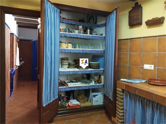 Image No.16-6 Bed House for sale