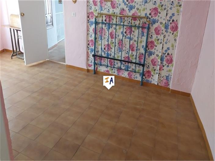 Image No.9-3 Bed House for sale