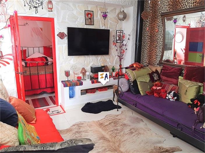 Image No.11-3 Bed House for sale