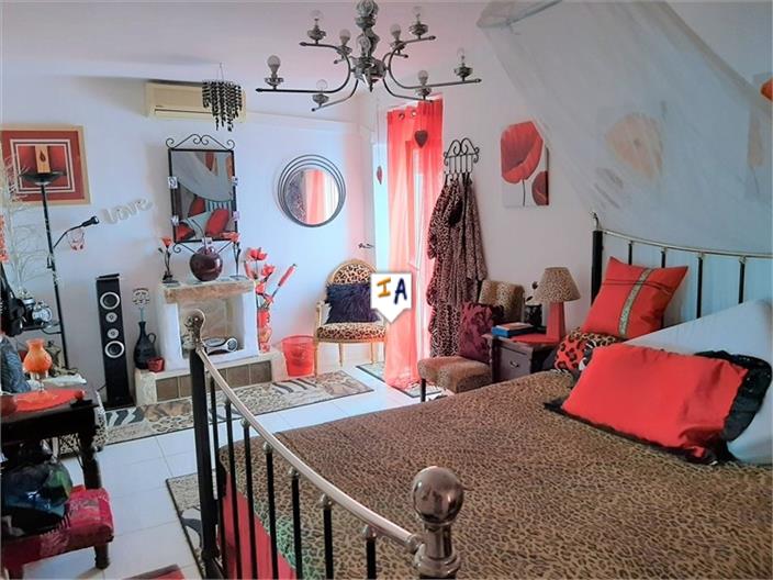 Image No.7-3 Bed House for sale