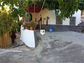 Image No.0-Ferme de 2 chambres à vendre à Montefrío