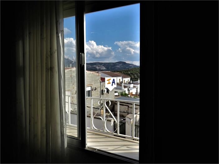 Image No.11-6 Bed House for sale