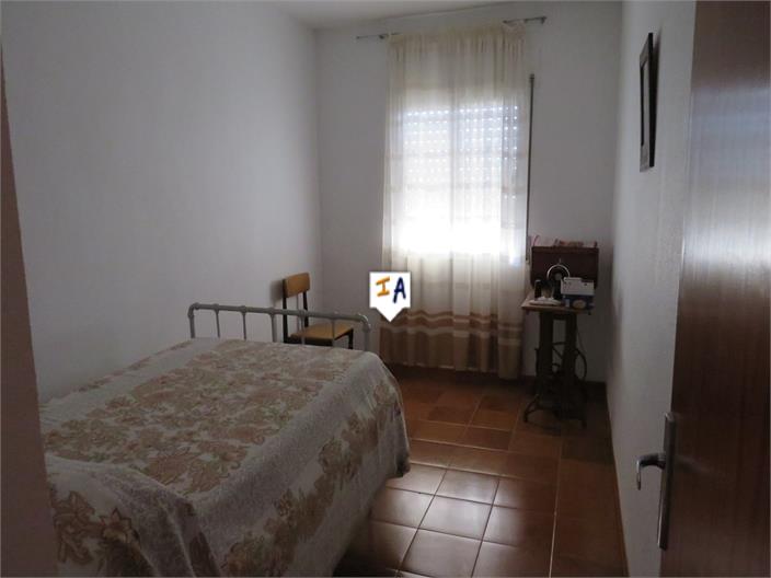 Image No.13-6 Bed House for sale