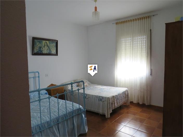 Image No.14-6 Bed House for sale