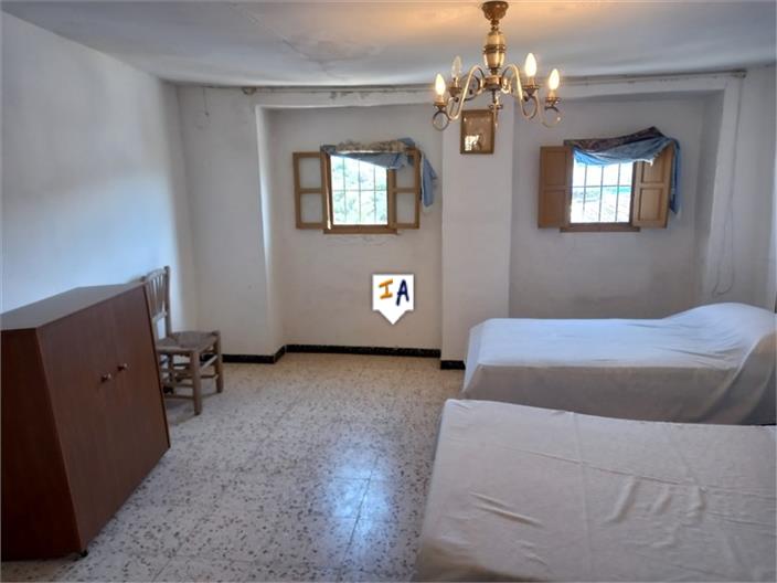 Image No.13-3 Bed House for sale