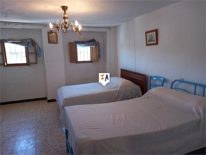 Image No.8-3 Bed House for sale