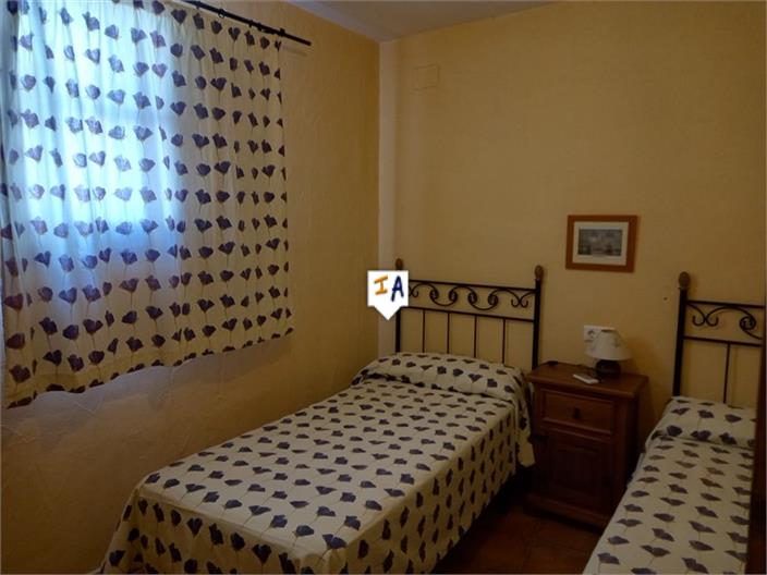 Image No.8-3 Bed House for sale