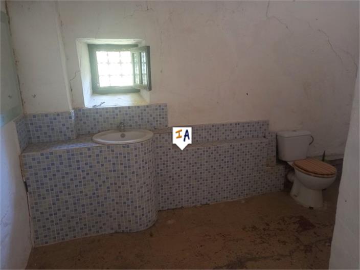 Image No.12-3 Bed Farmhouse for sale