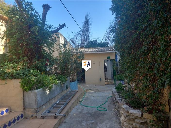 Image No.17-3 Bed Farmhouse for sale