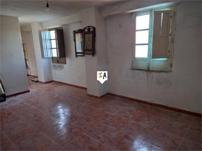 Image No.9-5 Bed House for sale