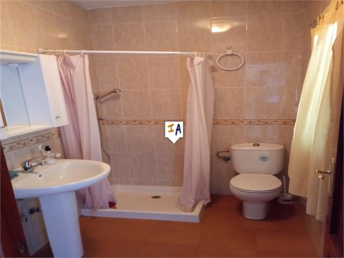 Image No.9-5 Bed House for sale