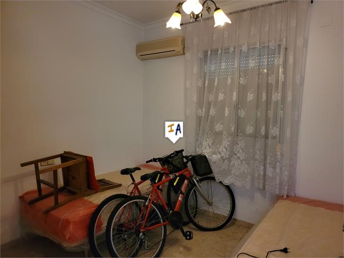 Image No.14-3 Bed House for sale