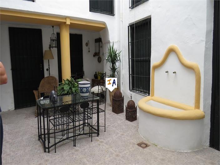 Image No.4-8 Bed House for sale