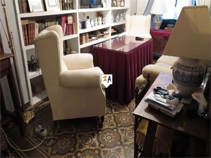 Image No.7-8 Bed House for sale