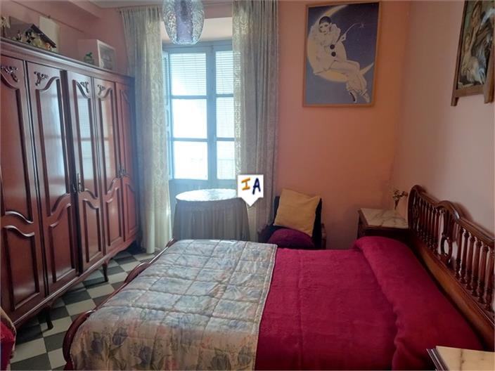 Image No.11-6 Bed House for sale