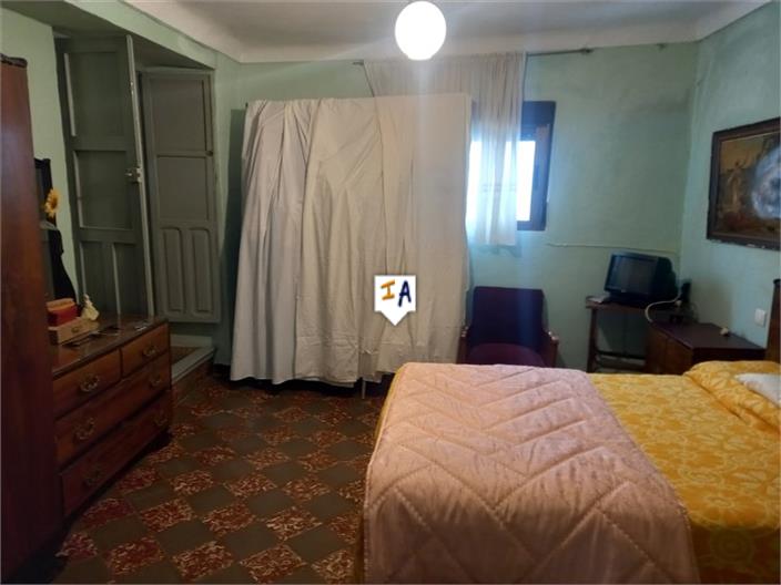 Image No.12-6 Bed House for sale