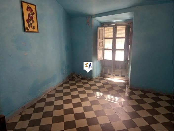 Image No.13-6 Bed House for sale