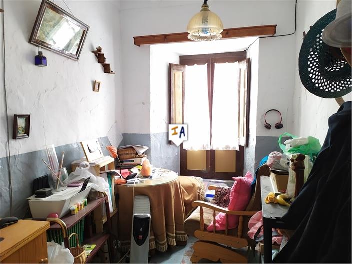 Image No.13-4 Bed House for sale