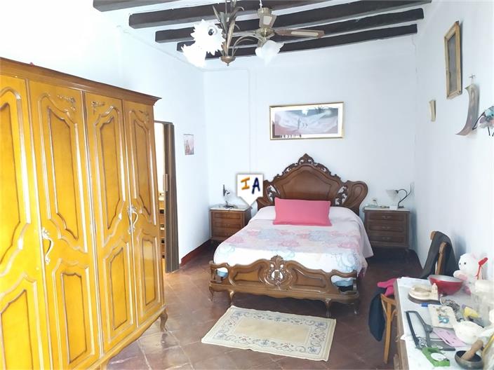 Image No.7-4 Bed House for sale