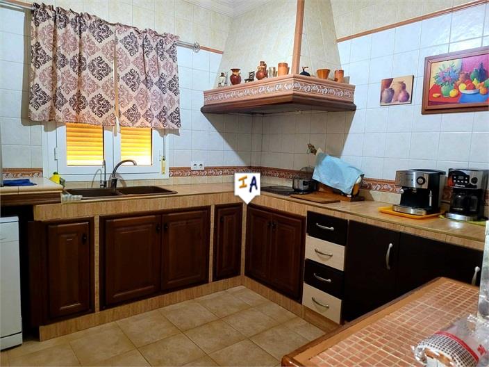 Image No.15-6 Bed House for sale