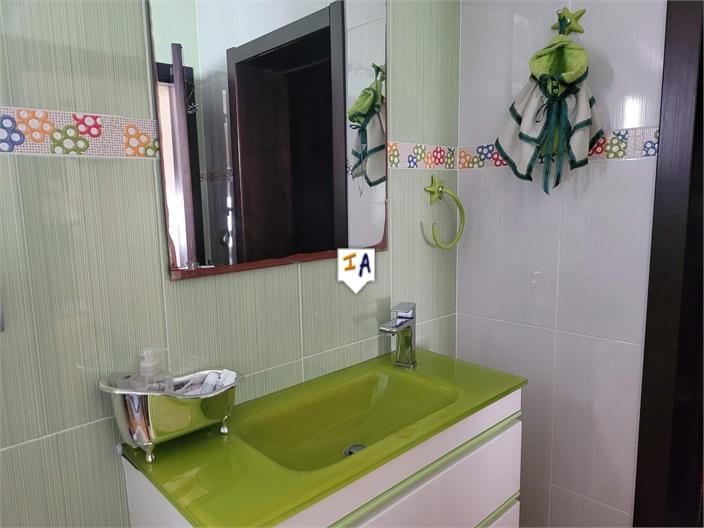 Image No.7-6 Bed House for sale