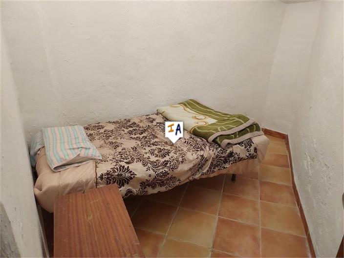 Image No.12-4 Bed House for sale