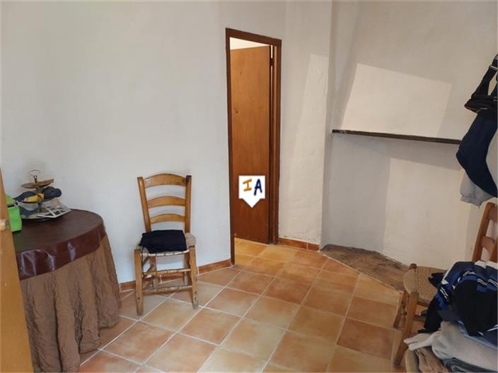 Image No.6-4 Bed House for sale