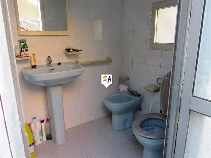 Image No.8-2 Bed House for sale